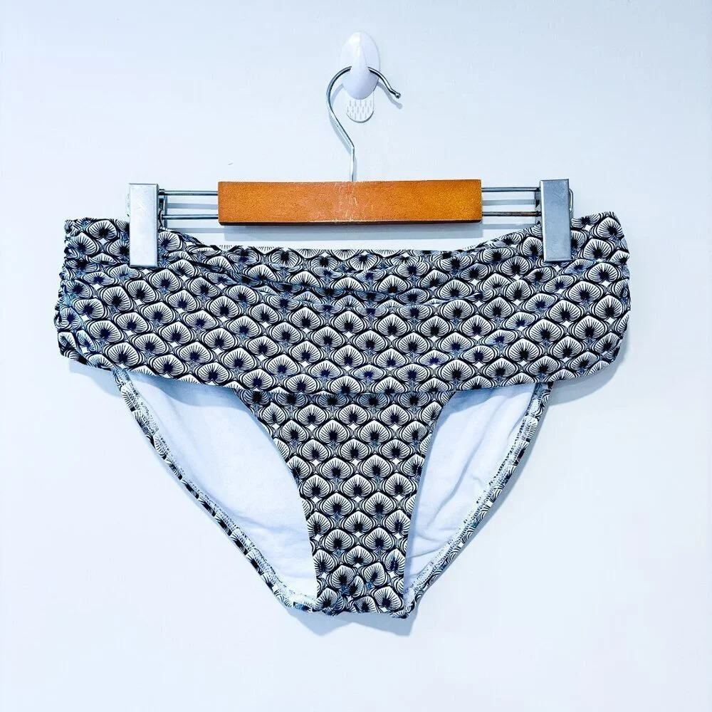 BOND-EYE – Navy floral bikini bottom | Size 12 *‎